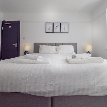3Br Haven Retreat In Wallasey With Free Street Parking Buitenkant foto