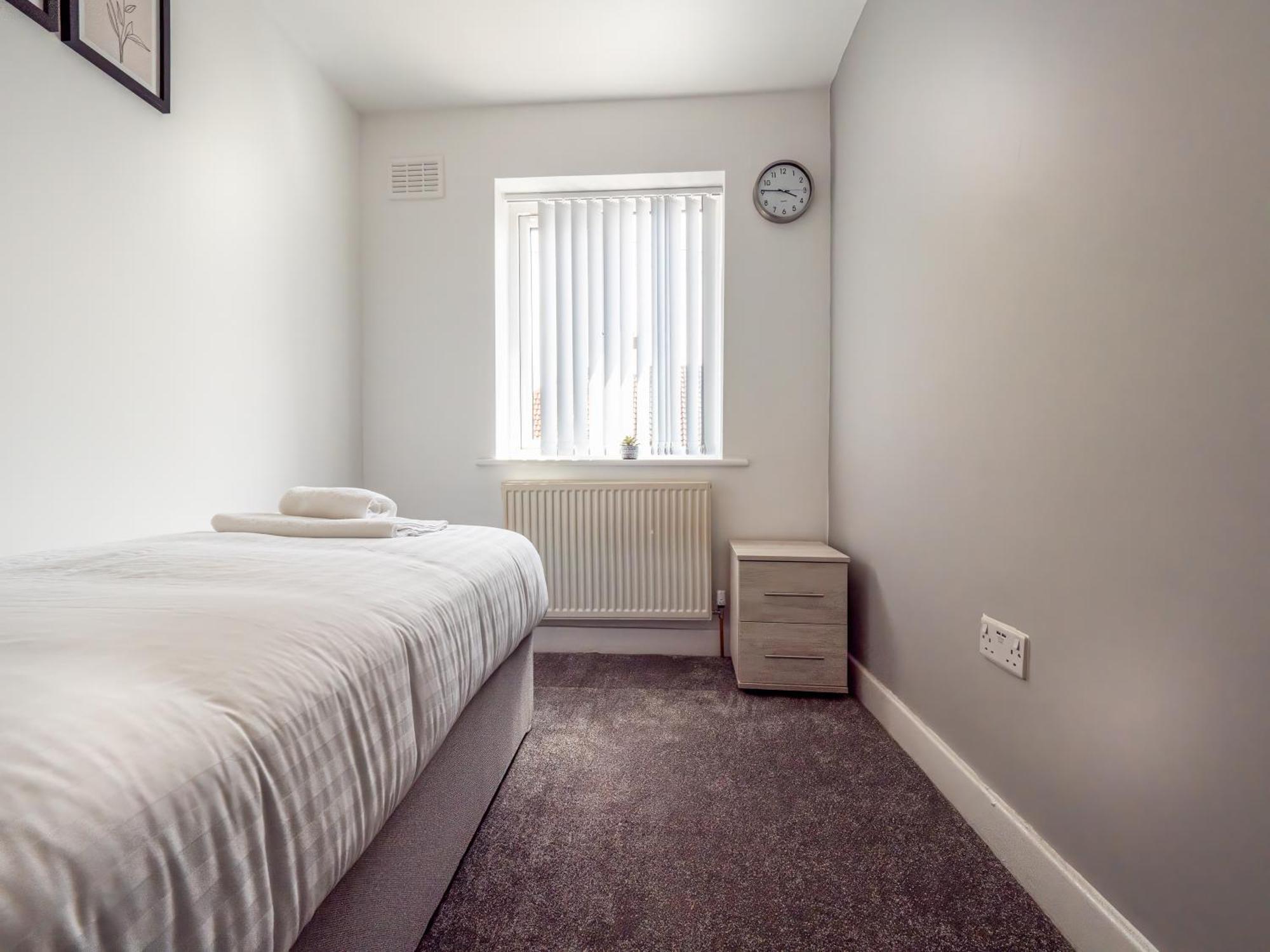 3Br Haven Retreat In Wallasey With Free Street Parking Buitenkant foto