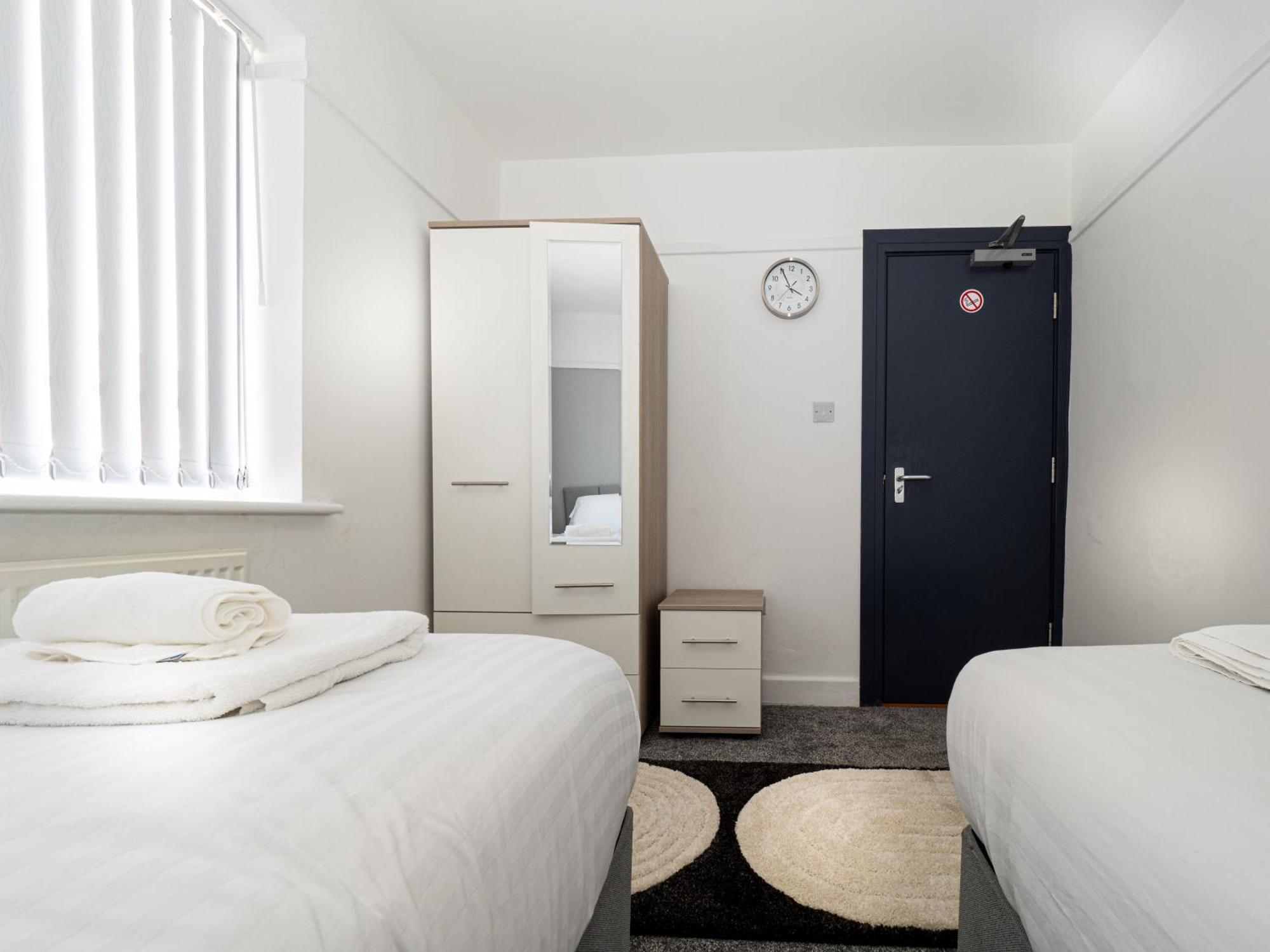 3Br Haven Retreat In Wallasey With Free Street Parking Buitenkant foto